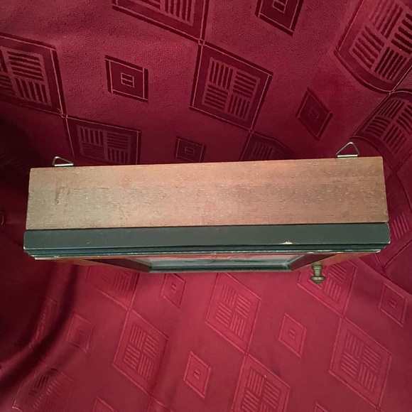 Vintage brown wooden key box, cabinet with vintage botanical floral print - Picture 14 of 16